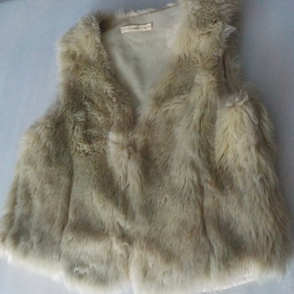 hazel Faux Soft Fur Vest - Picture 2 of 10
